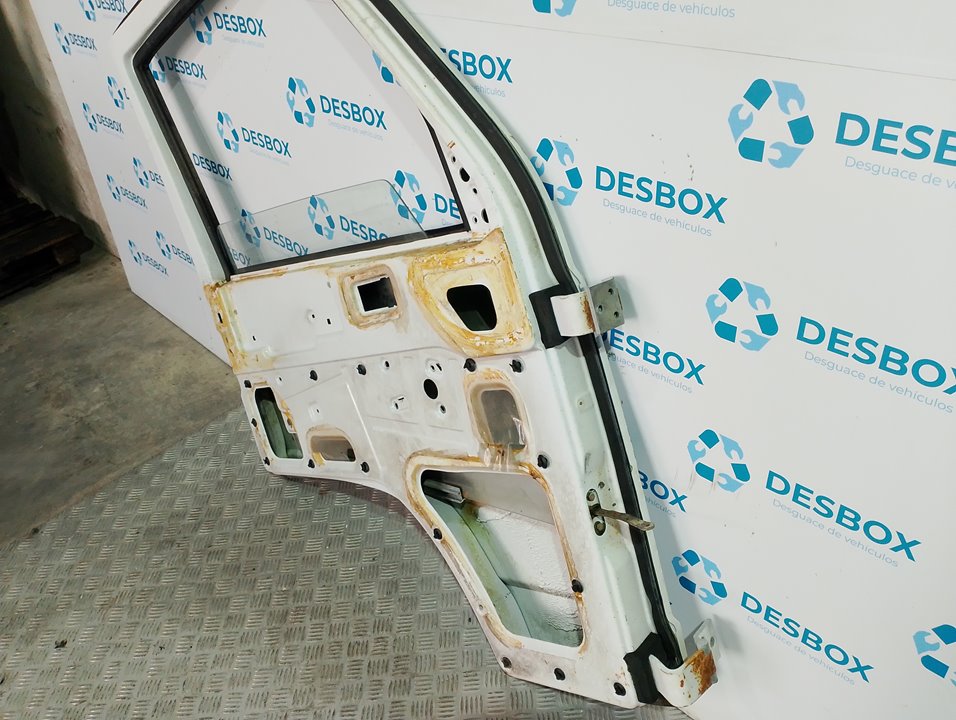 PUERTA DELANTERA IZQUIERDA MERCEDES-BENZ MB 120 - vista 2