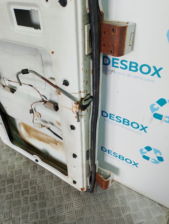 PORTON TRASERO IZQUIERDO MERCEDES-BENZ MB 100 - vista 3