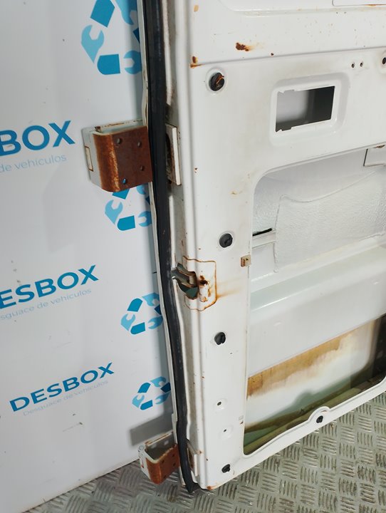 PORTON TRASERO DERECHO MERCEDES-BENZ MB 100 - vista 2