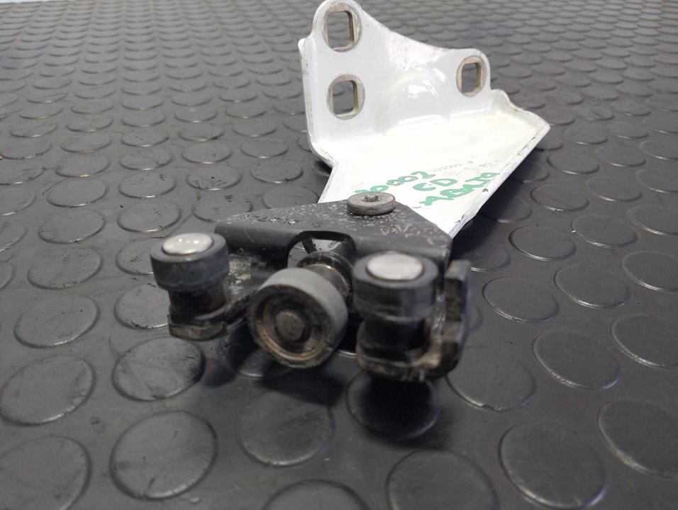 SOPORTE GUIA PATIN INFERIOR RENAULT KANGOO (F/KC0) - vista 3