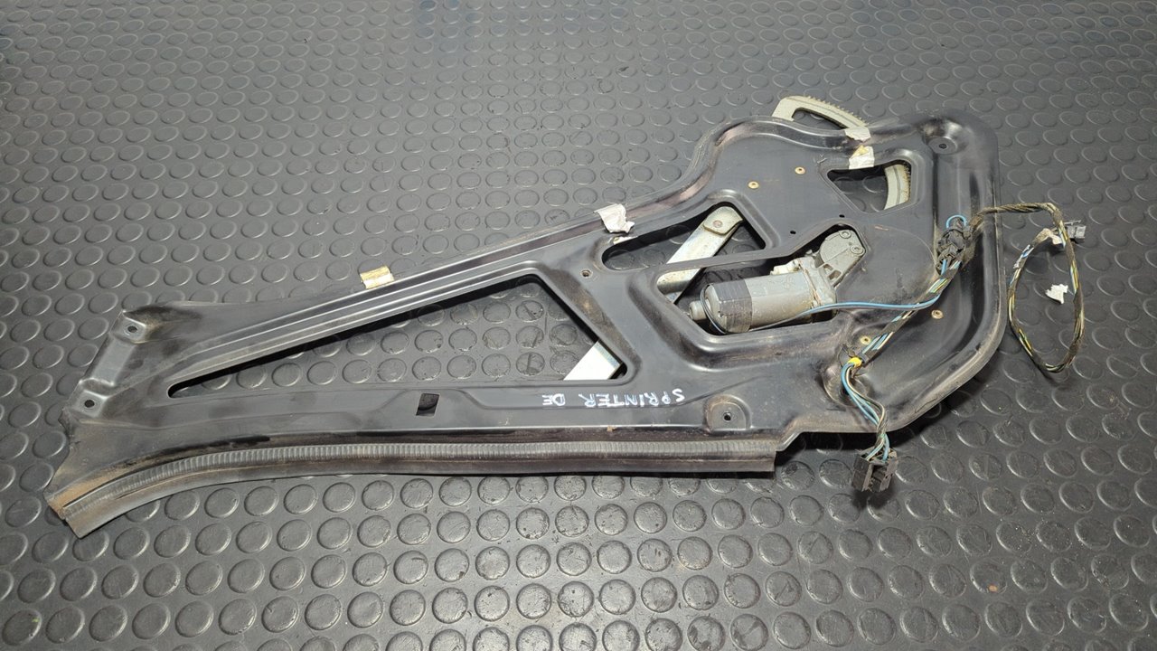 ELEVALUNAS DELANTERO DERECHO MERCEDES SPRINTER (W901,W904) - vista 3