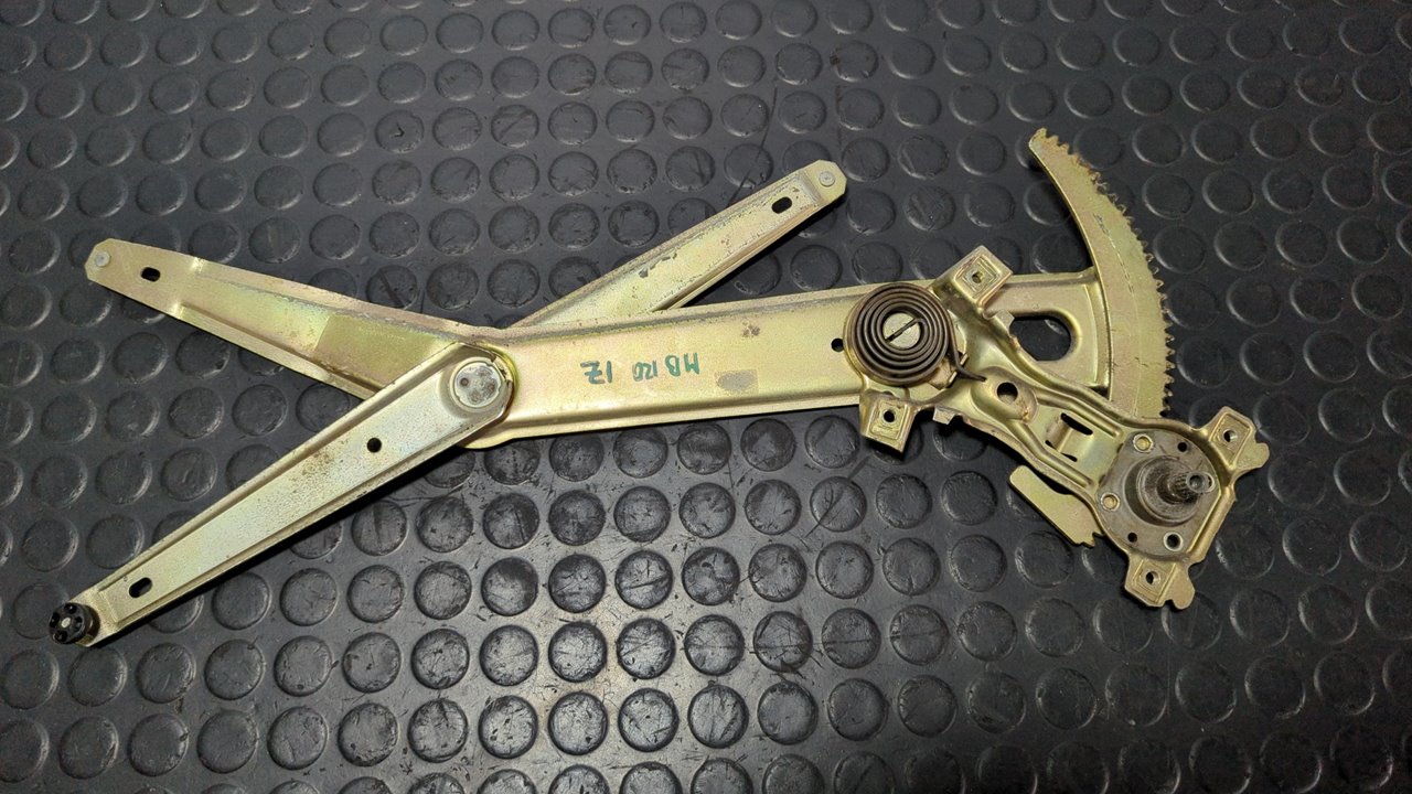 ELEVALUNAS DELANTERO IZQUIERDO MERCEDES MB 100