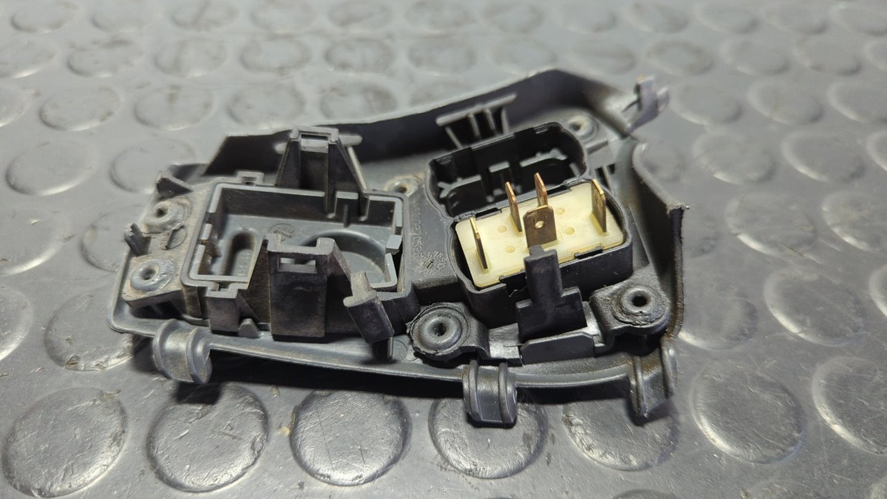 MANDO ELEVALUNAS DELANTERO DERECHO MERCEDES SPRINTER (W901,W904) - vista 3