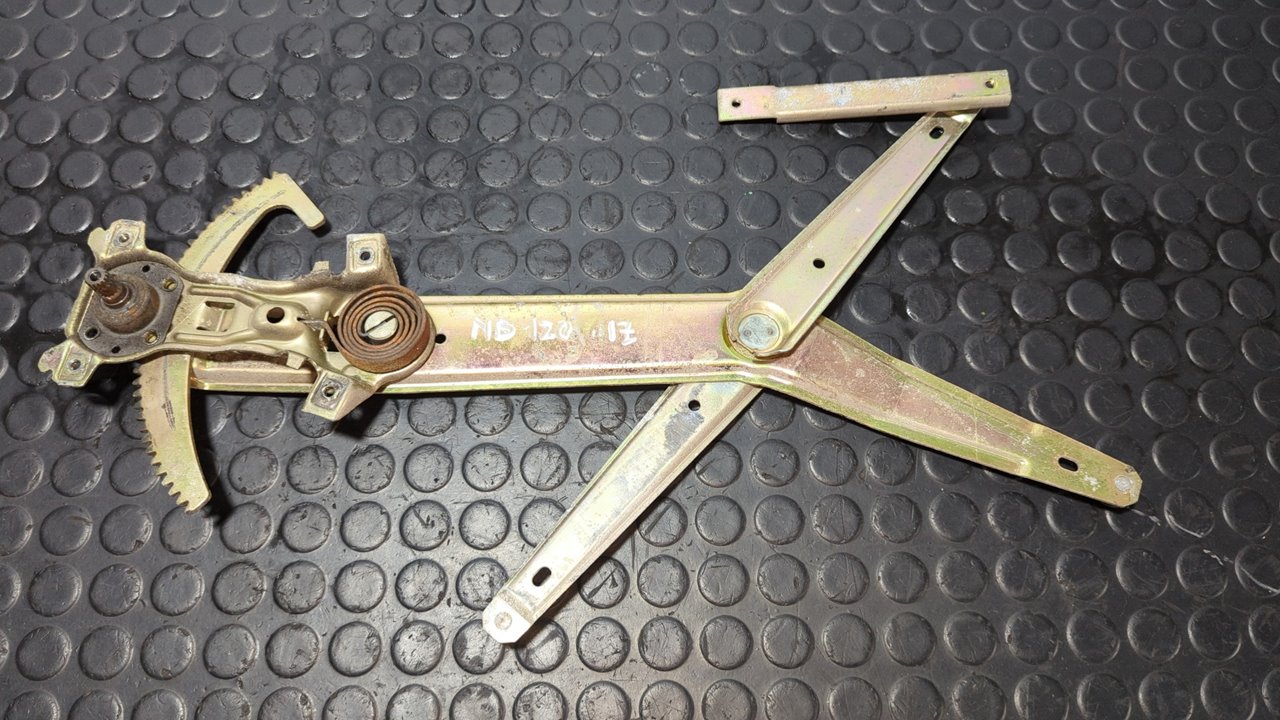 ELEVALUNAS DELANTERO IZQUIERDO MERCEDES MB 120