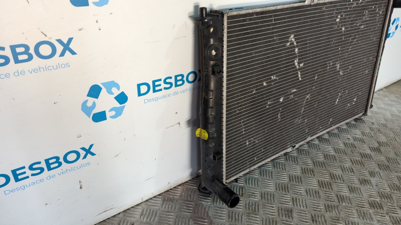 RADIADOR AGUA KIA CARNIVAL - vista 2