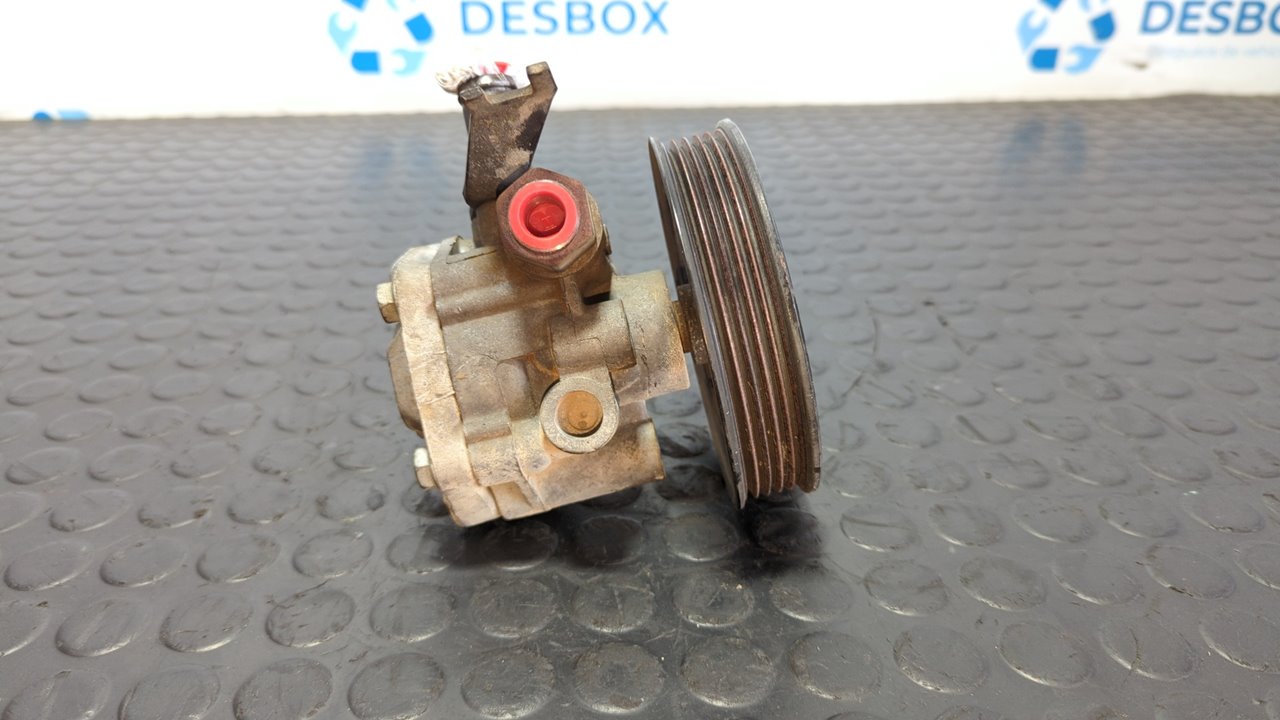 BOMBA DIRECCION KIA CARNIVAL - vista 3