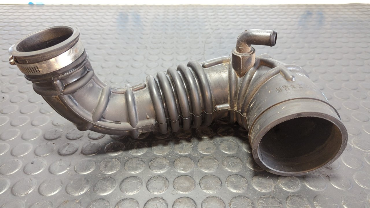 TUBO KIA CARNIVAL - vista 4