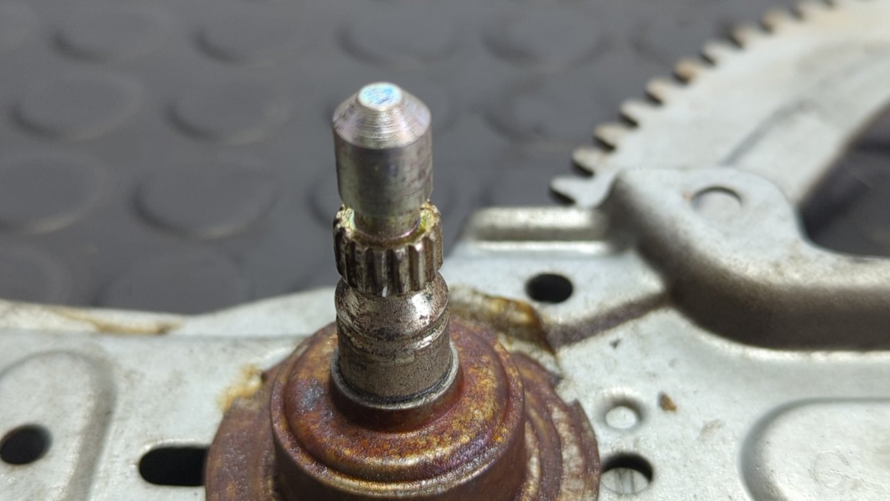 ELEVALUNAS TRASERO IZQUIERDO PEUGEOT 205 BERLINA - vista 3