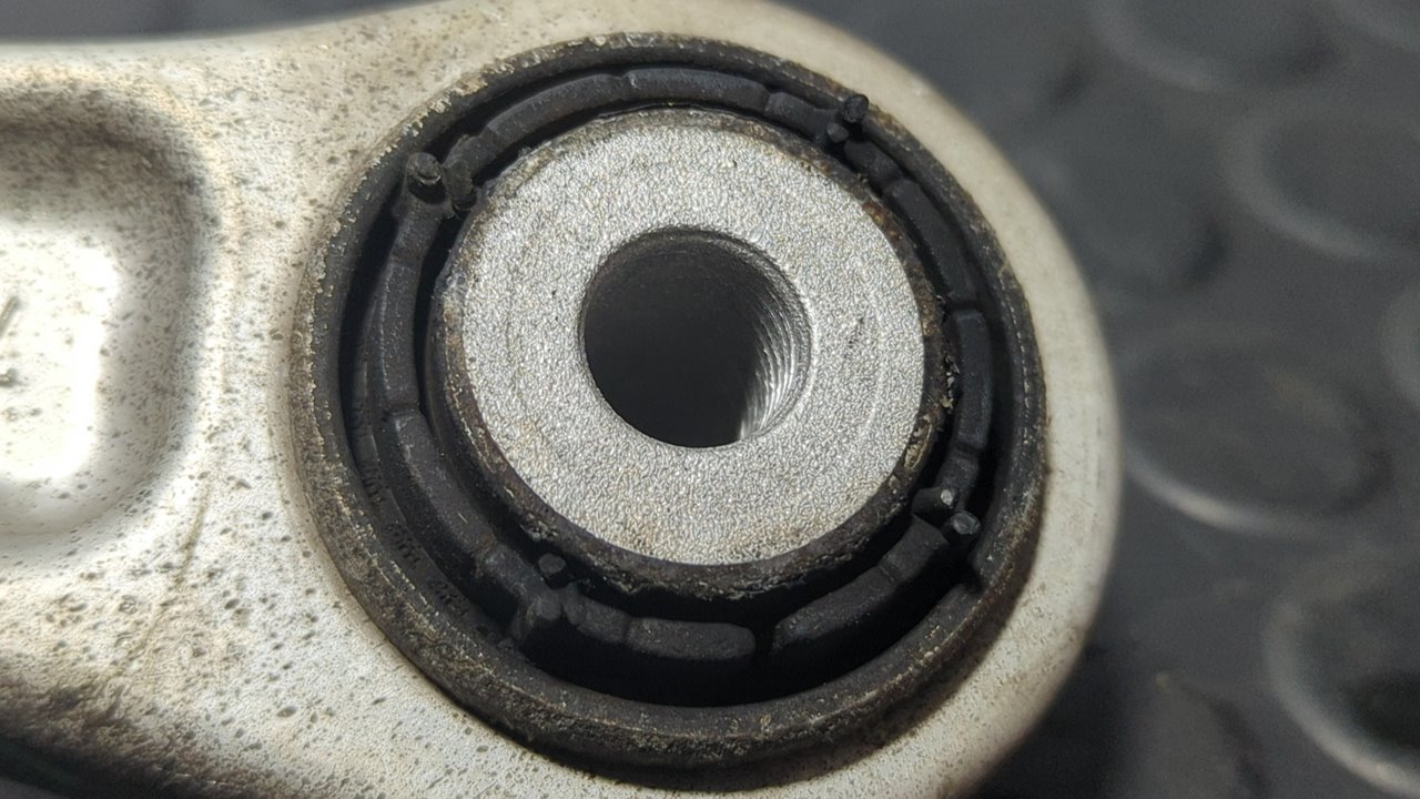 BRAZO DERECHO SUPERIOR TRASERO PORSCHE CAYENNE (TYP 9PA) - vista 2