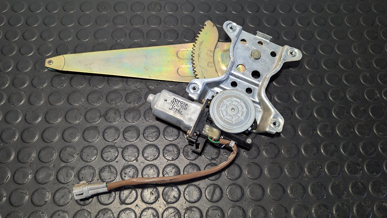 ELEVALUNAS TRASERO IZQUIERDO TOYOTA LAND CRUISER (J9)