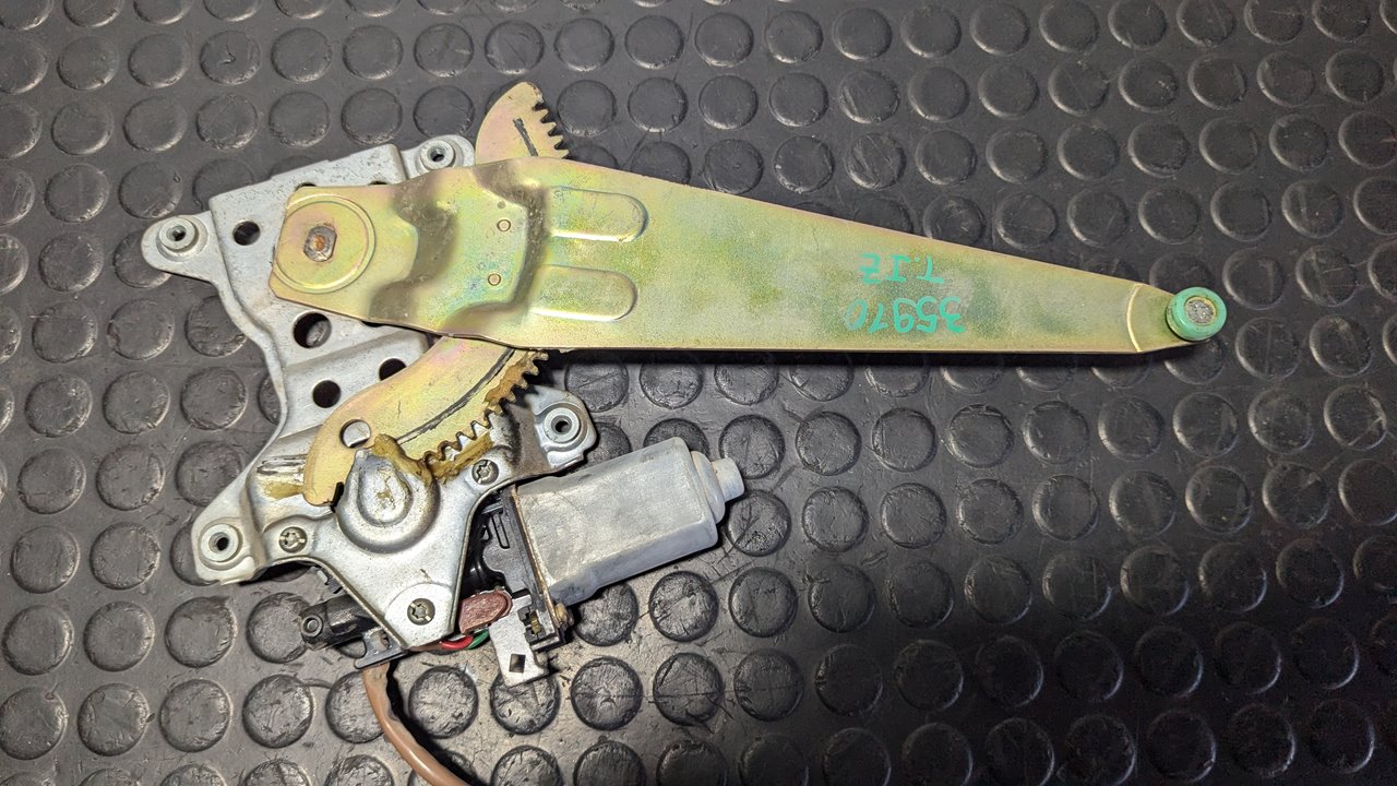 ELEVALUNAS TRASERO IZQUIERDO TOYOTA LAND CRUISER (J9) - vista 2