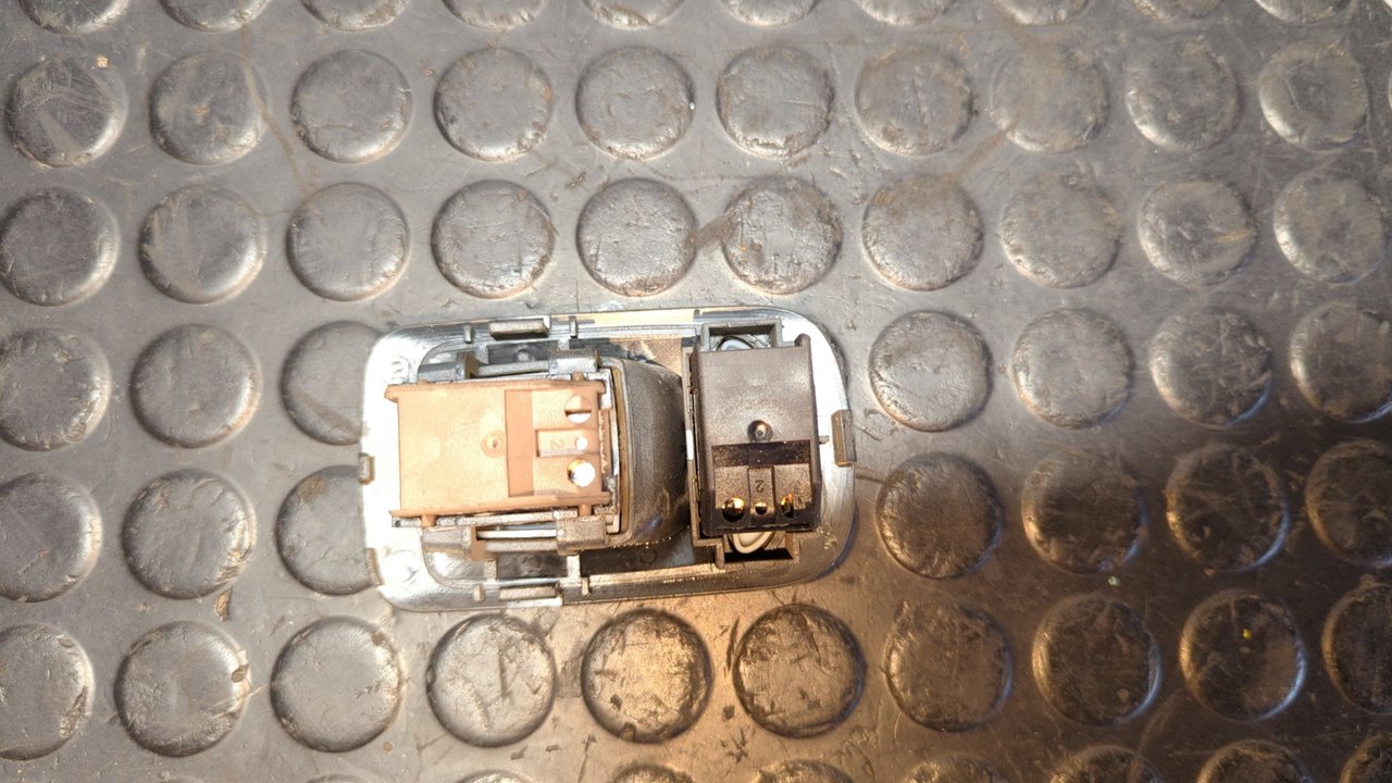 MANDO ELEVALUNAS TRASERO DERECHO PORSCHE CAYENNE (TYP 9PA) - vista 3