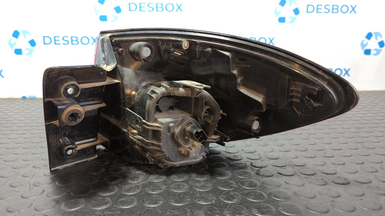 PILOTO TRASERO IZQUIERDO RENAULT CAPTUR - vista 3