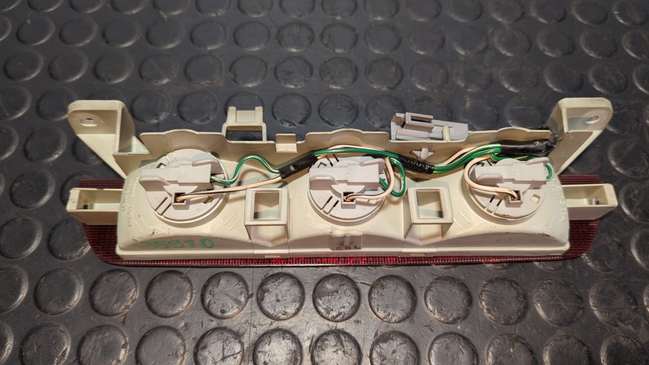 LUZ CENTRAL DE FRENO TOYOTA LAND CRUISER (J9) - vista 3