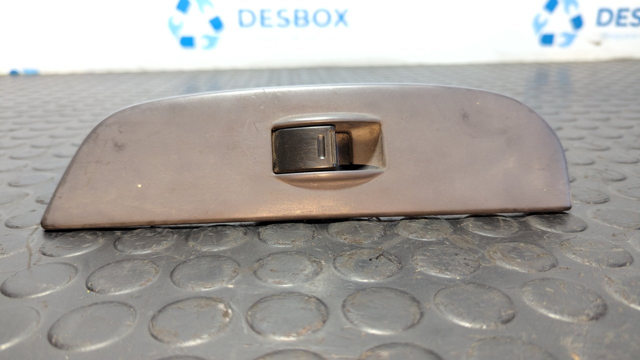 MANDO ELEVALUNAS DELANTERO DERECHO TOYOTA LAND CRUISER (J9)