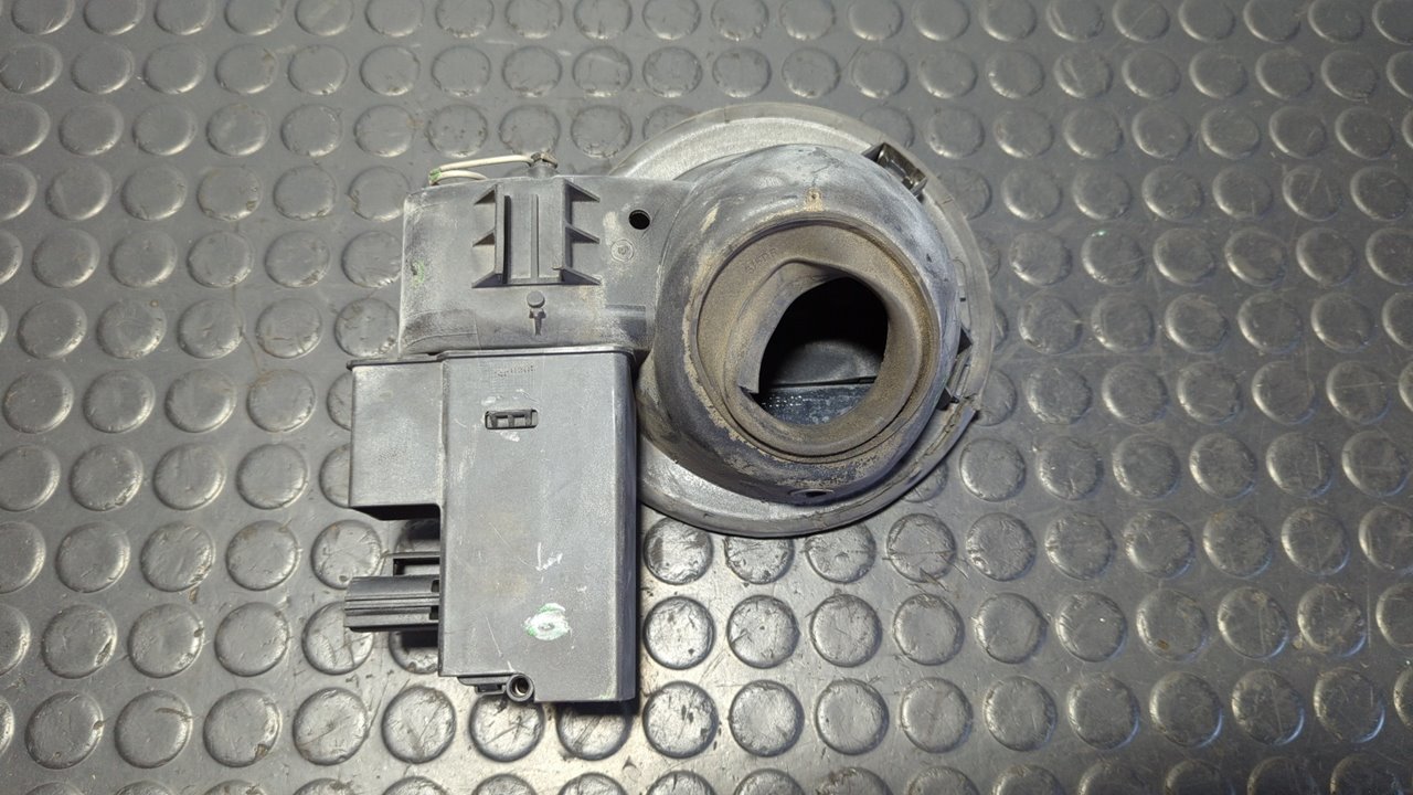 TAPA EXTERIOR COMBUSTIBLE FORD FOCUS BERLINA (CAP) - vista 5