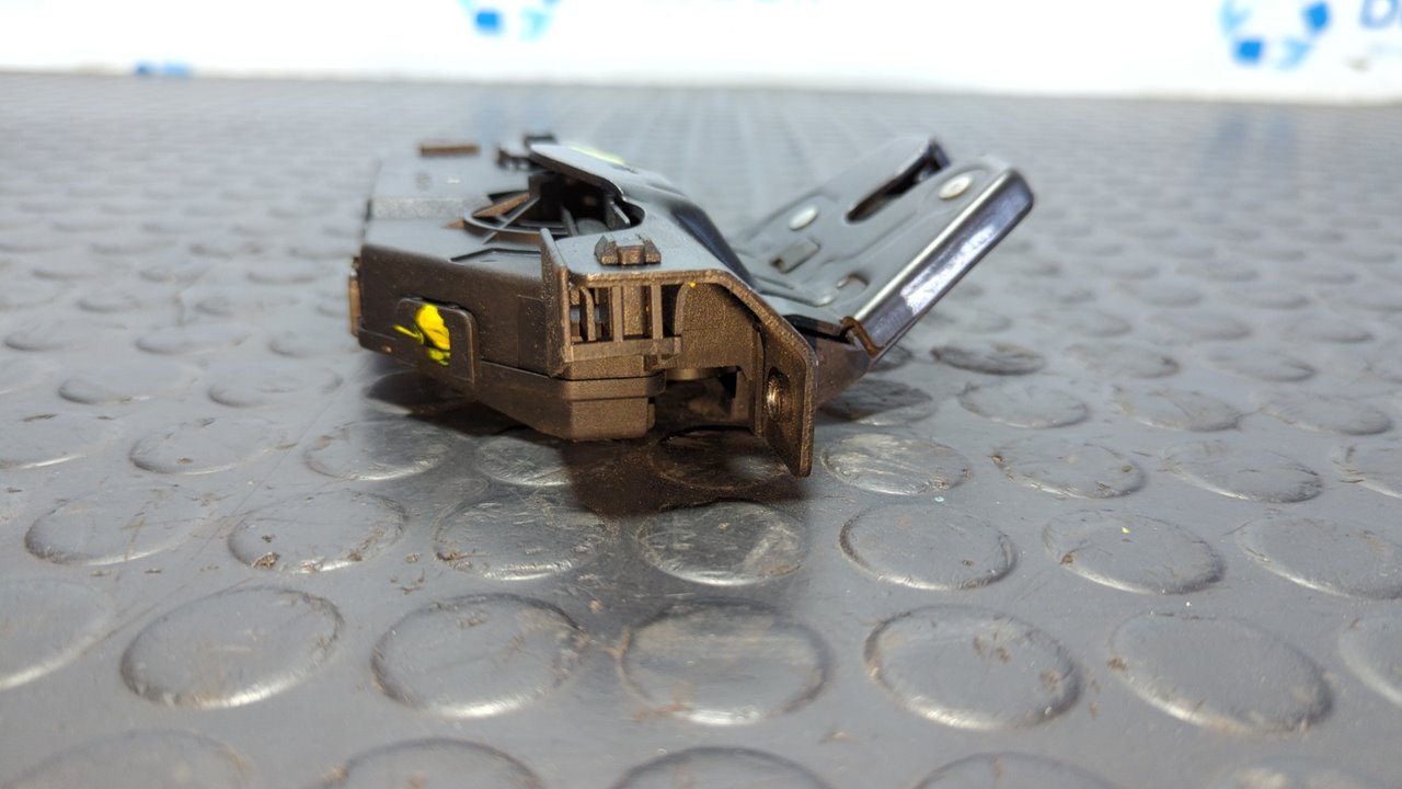 CERRADURA MALETERO / PORTON BMW SERIE 1 BERLINA (E81/E87) - vista 2