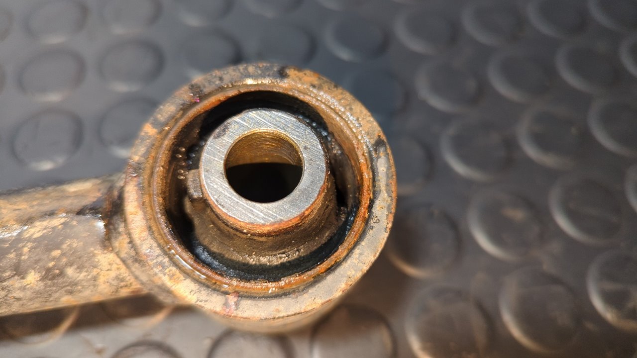 BRAZO IZQUIERDO INFERIOR TRASERO TOYOTA LAND CRUISER (J9) - vista 2