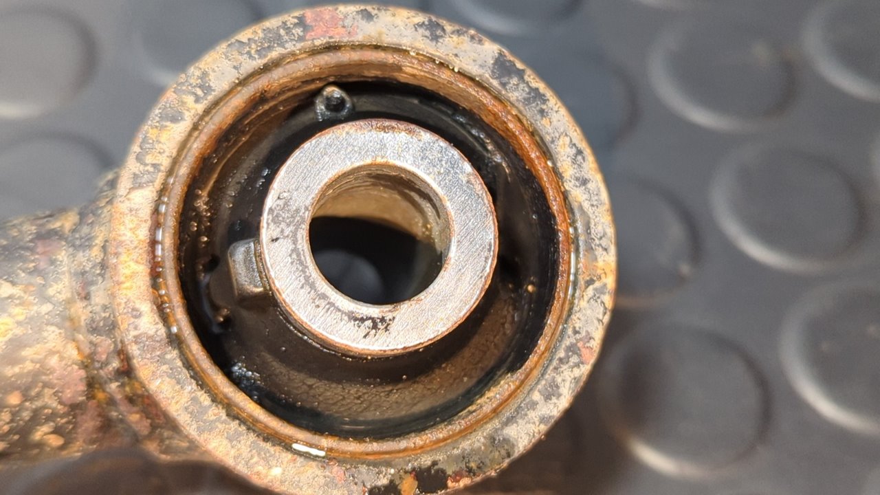 BRAZO IZQUIERDO INFERIOR TRASERO TOYOTA LAND CRUISER (J9) - vista 4