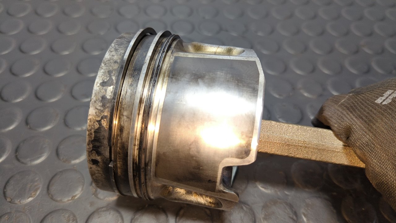 PISTON RENAULT MAXITY - vista 4