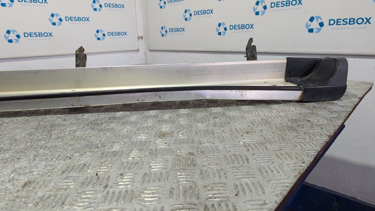 ESTRIBO TOYOTA LAND CRUISER (J9) - vista 2