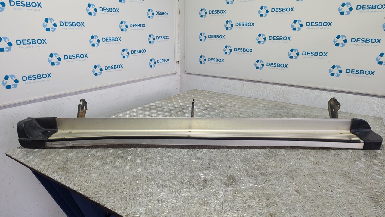 ESTRIBO TOYOTA LAND CRUISER (J9)