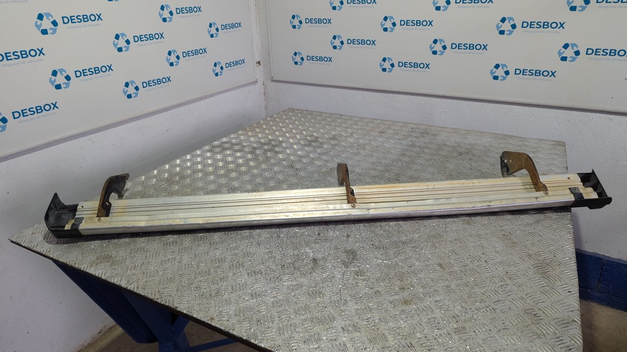 ESTRIBO TOYOTA LAND CRUISER (J9) - vista 5