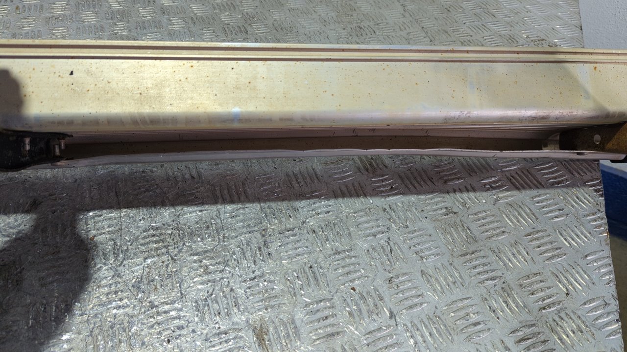 ESTRIBO TOYOTA LAND CRUISER (J9) - vista 3