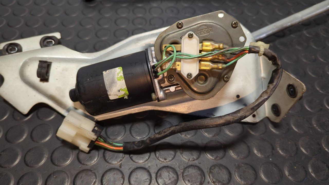 MOTOR LIMPIA DELANTERO NISSAN CABSTAR - vista 2