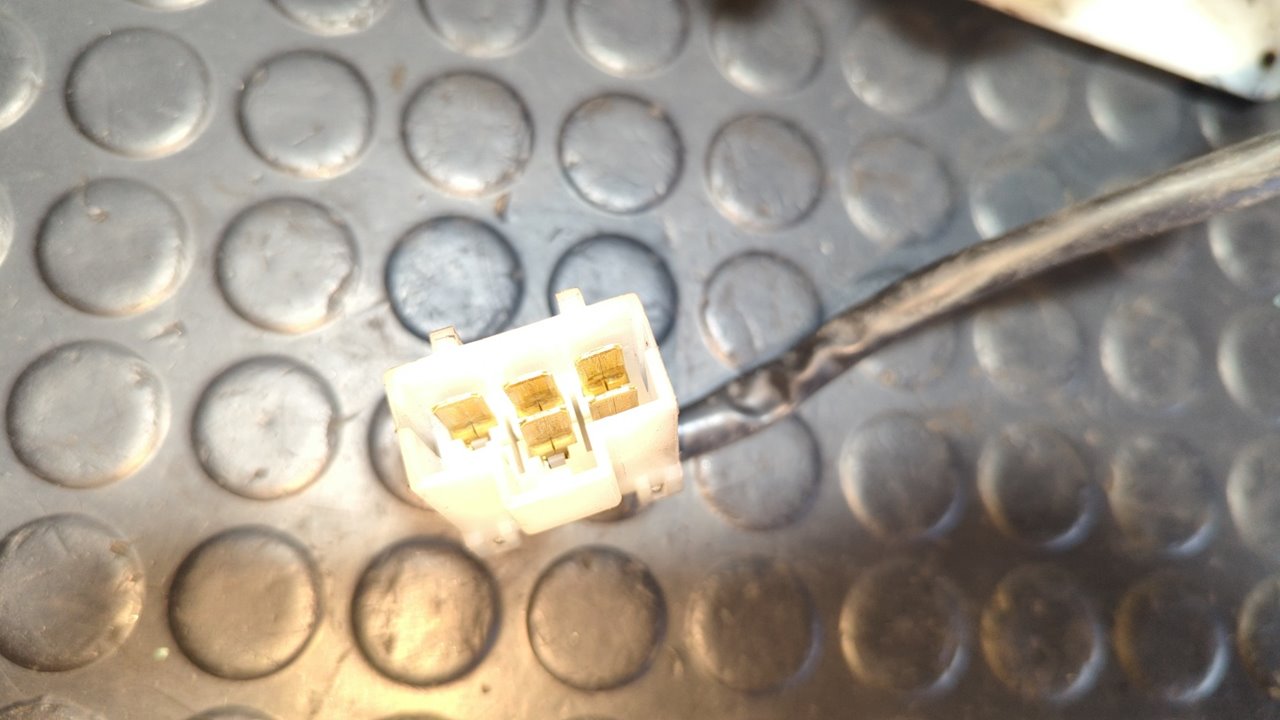 MOTOR LIMPIA DELANTERO NISSAN CABSTAR - vista 3