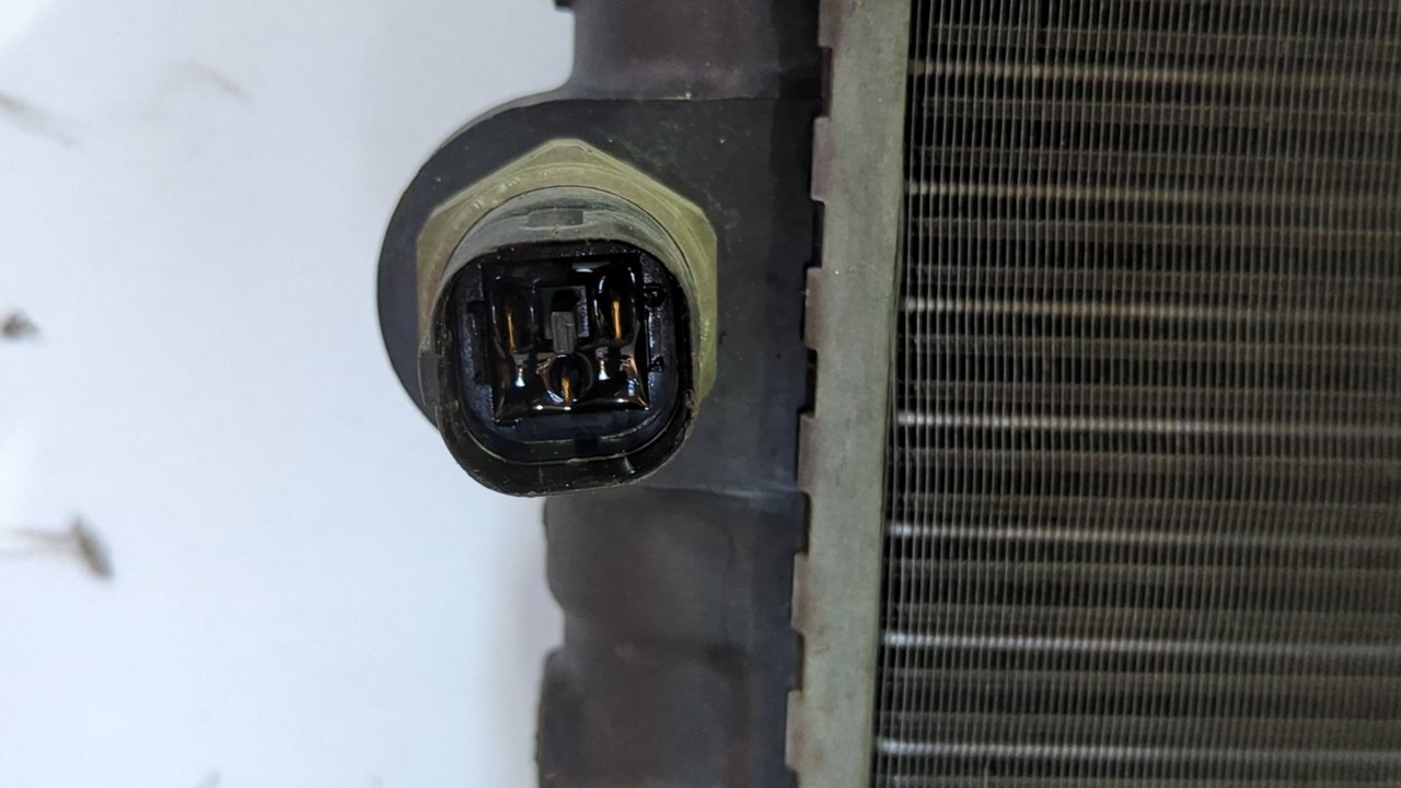 RADIADOR AGUA VOLKSWAGEN POLO BERLINA (6N2) - vista 3