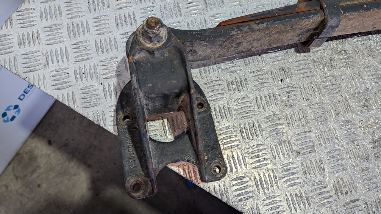 BALLESTA TRASERA NISSAN L80 - vista 2