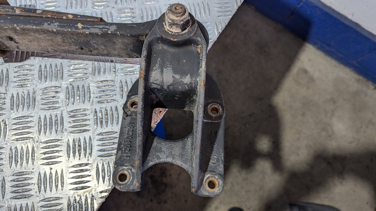 BALLESTA TRASERA NISSAN L80 - vista 4