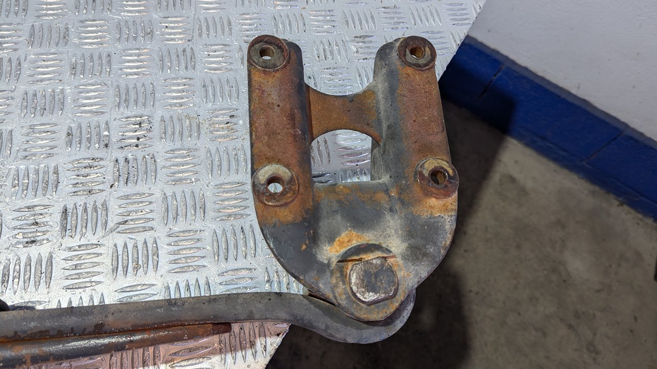 BALLESTA TRASERA NISSAN L80 - vista 2