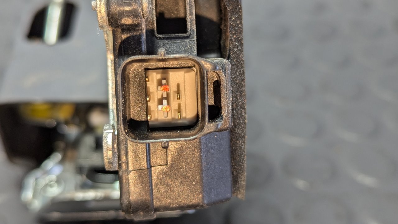 CERRADURA PUERTA TRASERA DERECHA KIA SPORTAGE - vista 4