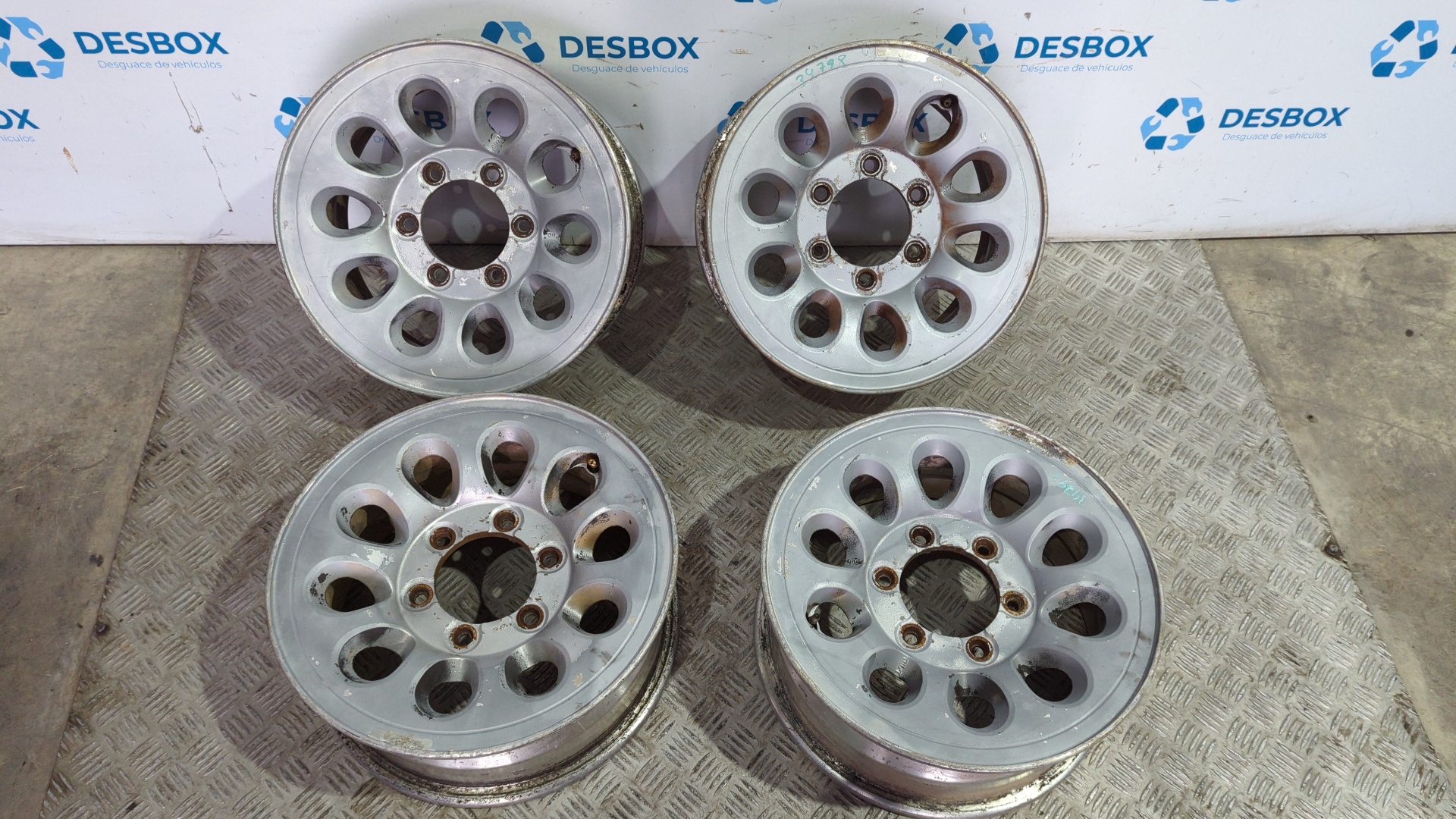 JUEGO LLANTAS MITSUBISHI MONTERO (L040)