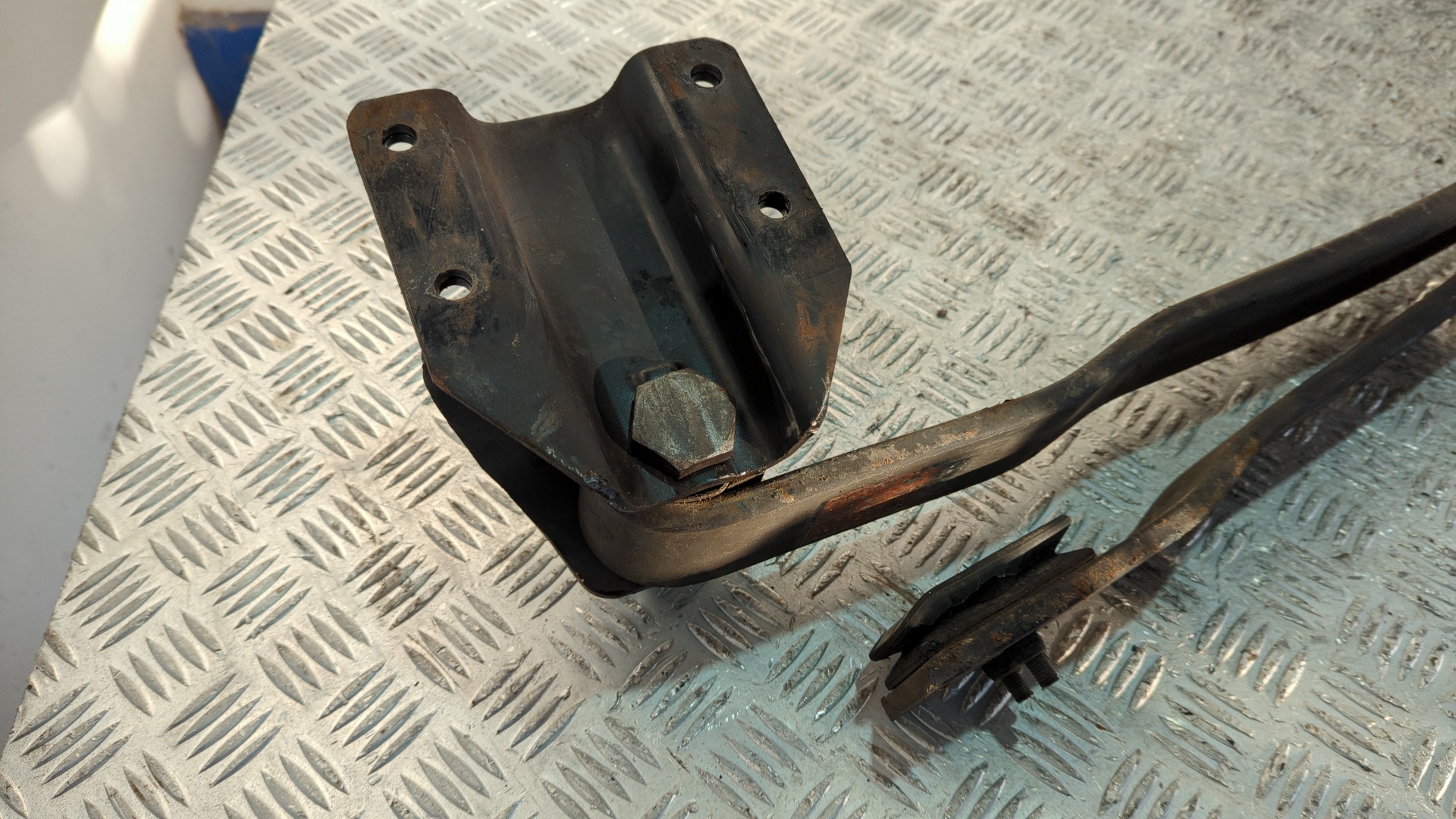 BALLESTA TRASERA RENAULT MAXITY - vista 2