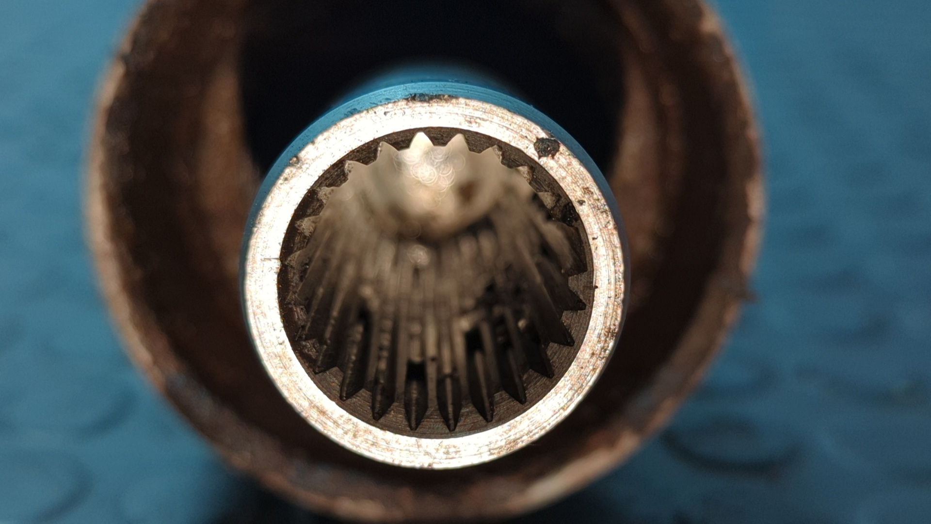 TRANSMISION CENTRAL MITSUBISHI MONTERO (L040) - vista 3