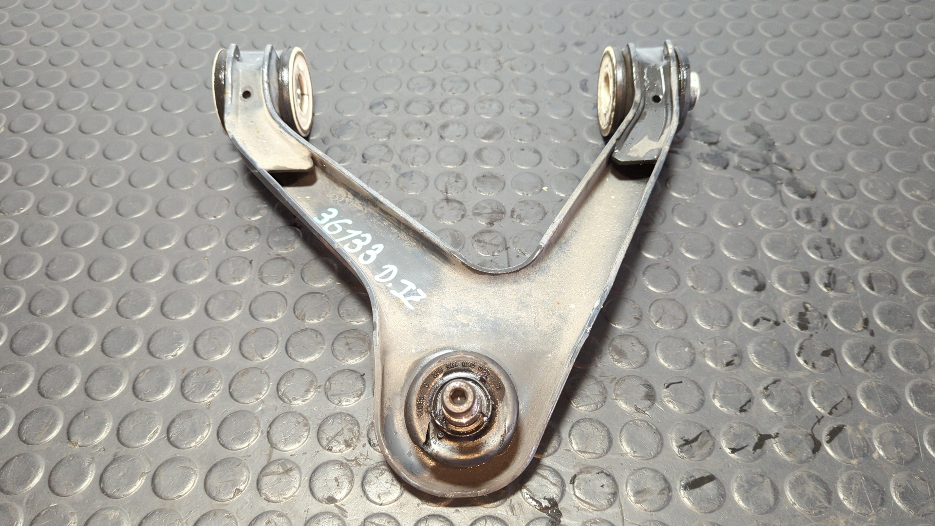 BRAZO IZQUIERDO SUPERIOR DELANTERO IVECO DAILY CAJA CERRADA (2006 =>)