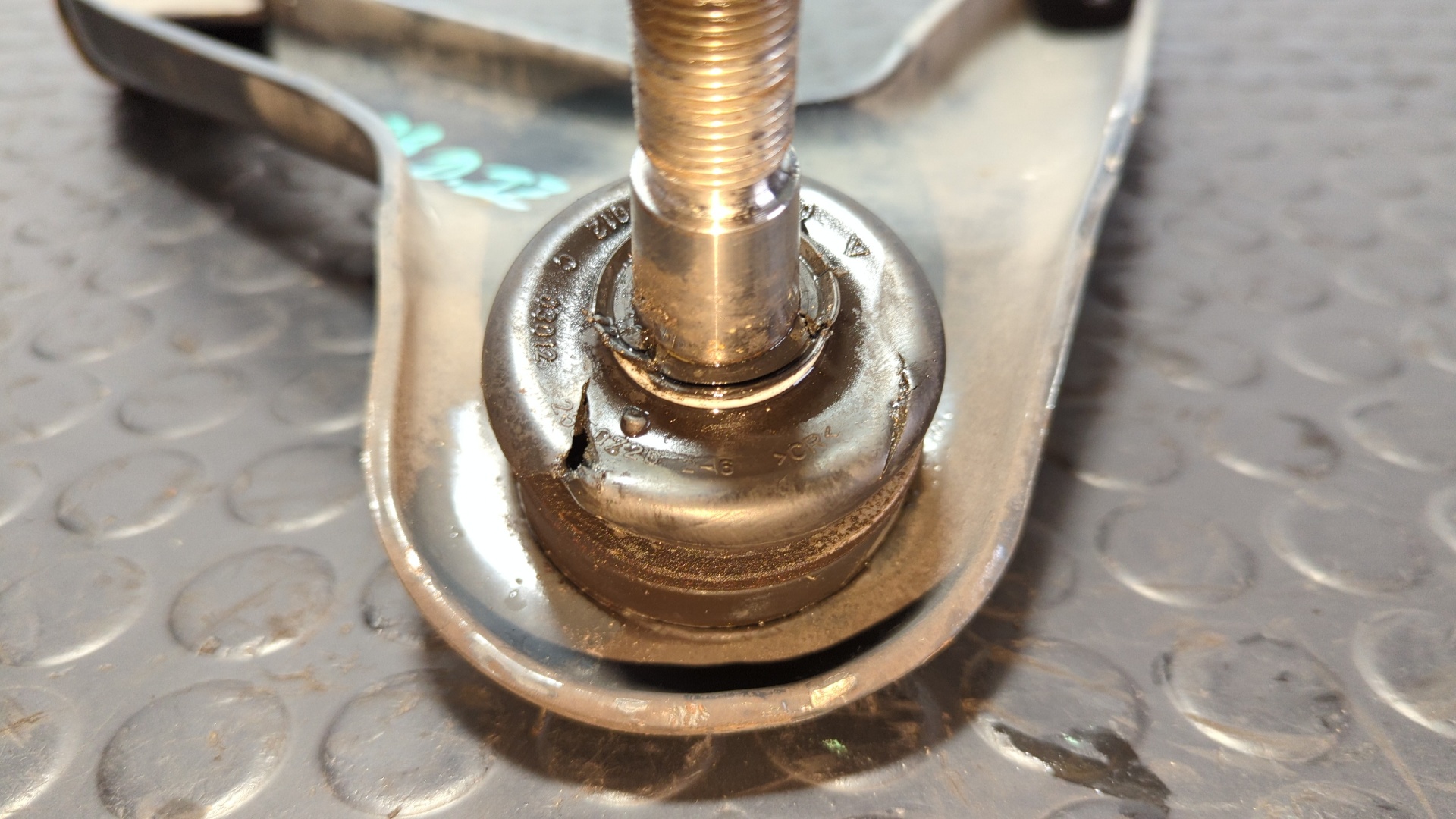 BRAZO IZQUIERDO SUPERIOR DELANTERO IVECO DAILY CAJA CERRADA (2006 =>) - vista 2