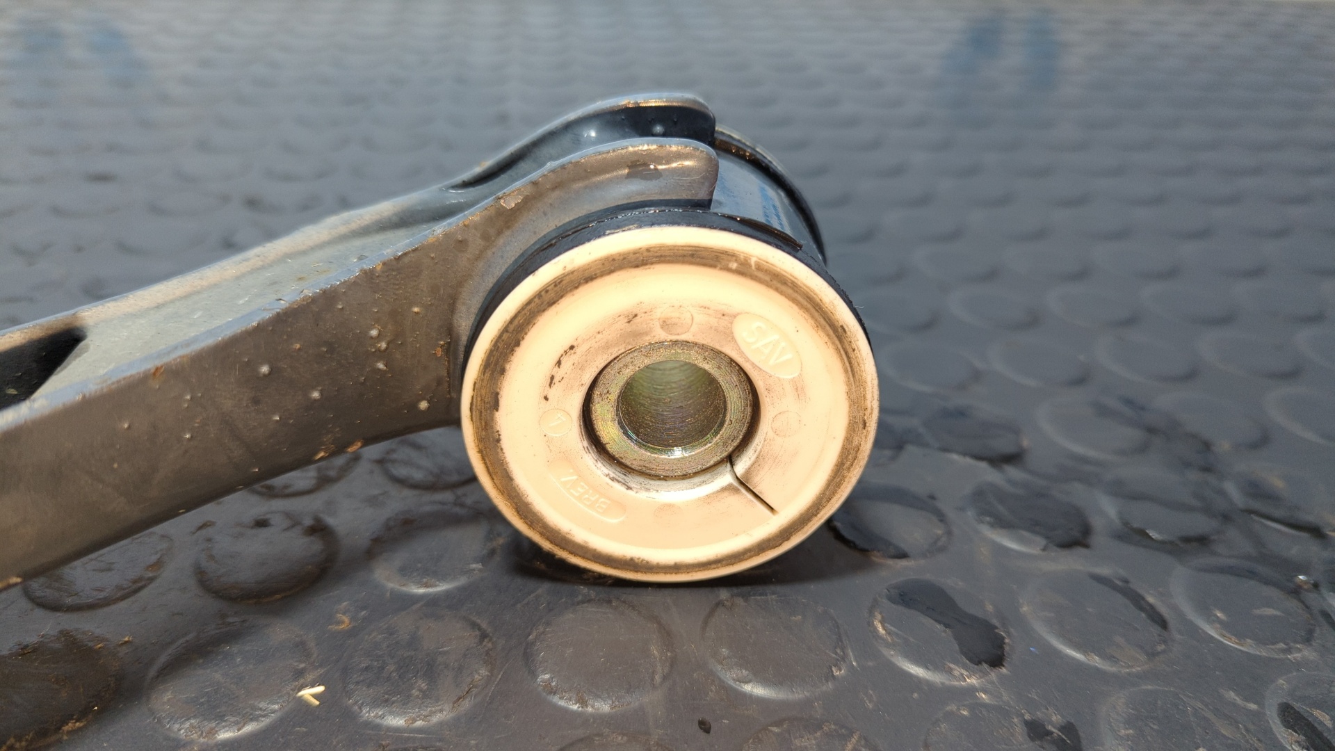 BRAZO IZQUIERDO SUPERIOR DELANTERO IVECO DAILY CAJA CERRADA (2006 =>) - vista 4