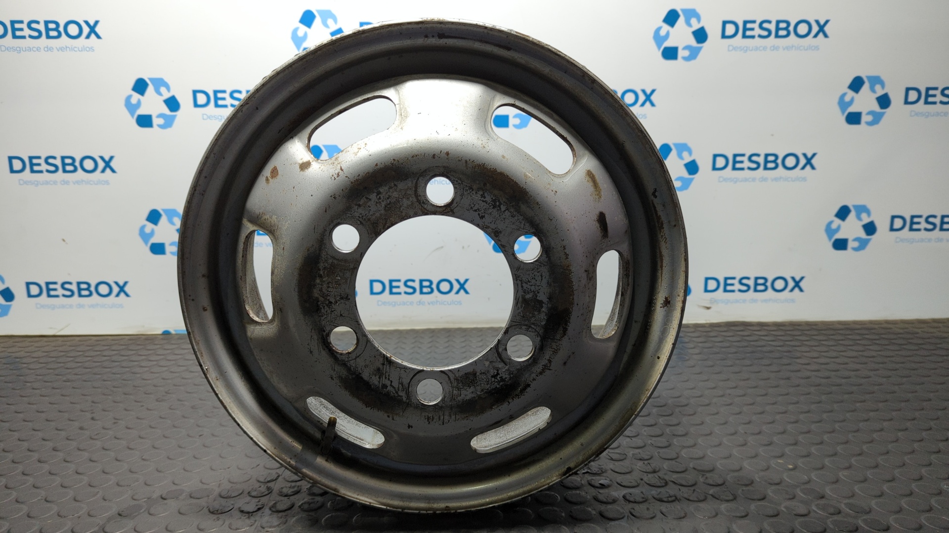 LLANTA RENAULT MAXITY