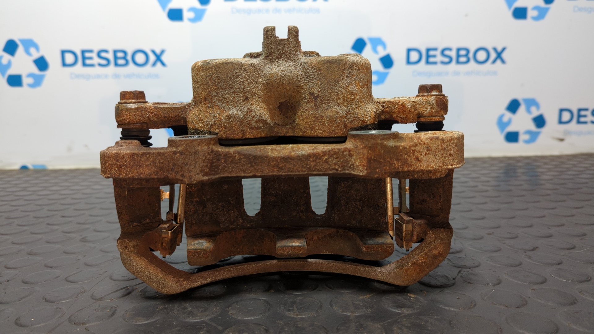 PINZA DE FRENO DELANTERA IZQUIERDA NISSAN TERRANO (WD21) - vista 2