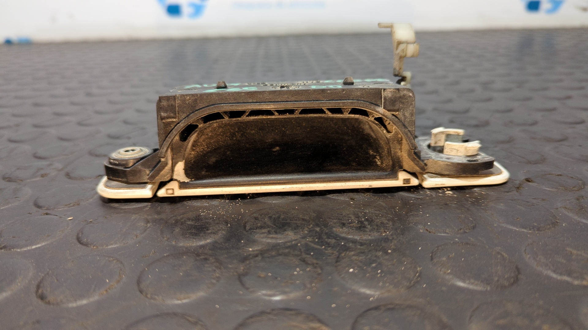 MANETA DELANTERA DERECHA AUDI COUPE (8B3) - vista 2