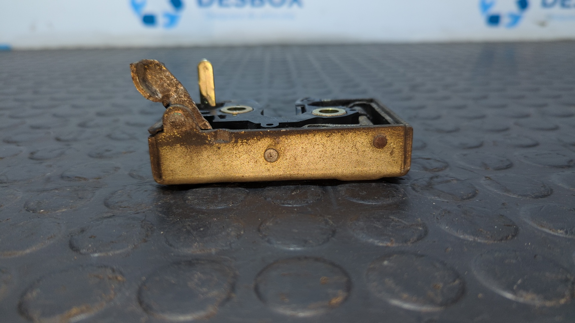 CERRADURA PUERTA DELANTERA DERECHA VOLKSWAGEN GOLF II (191/193) - vista 3