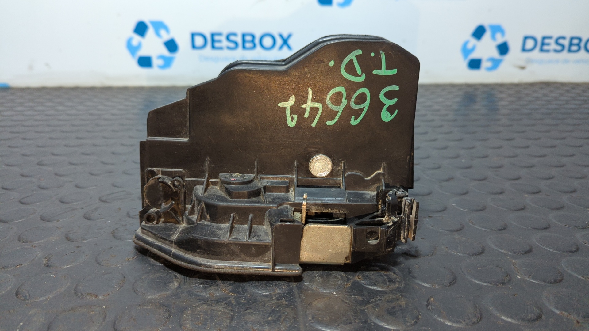 CERRADURA PUERTA TRASERA DERECHA BMW SERIE 1 BERLINA (E81/E87)