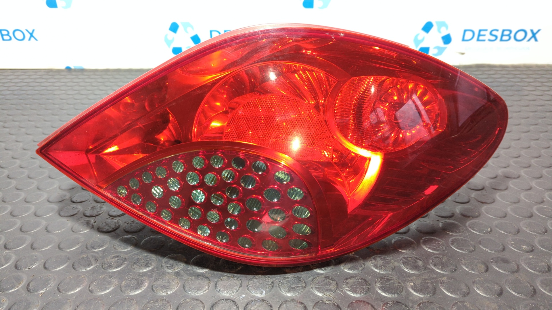 PILOTO TRASERO DERECHO PEUGEOT 207