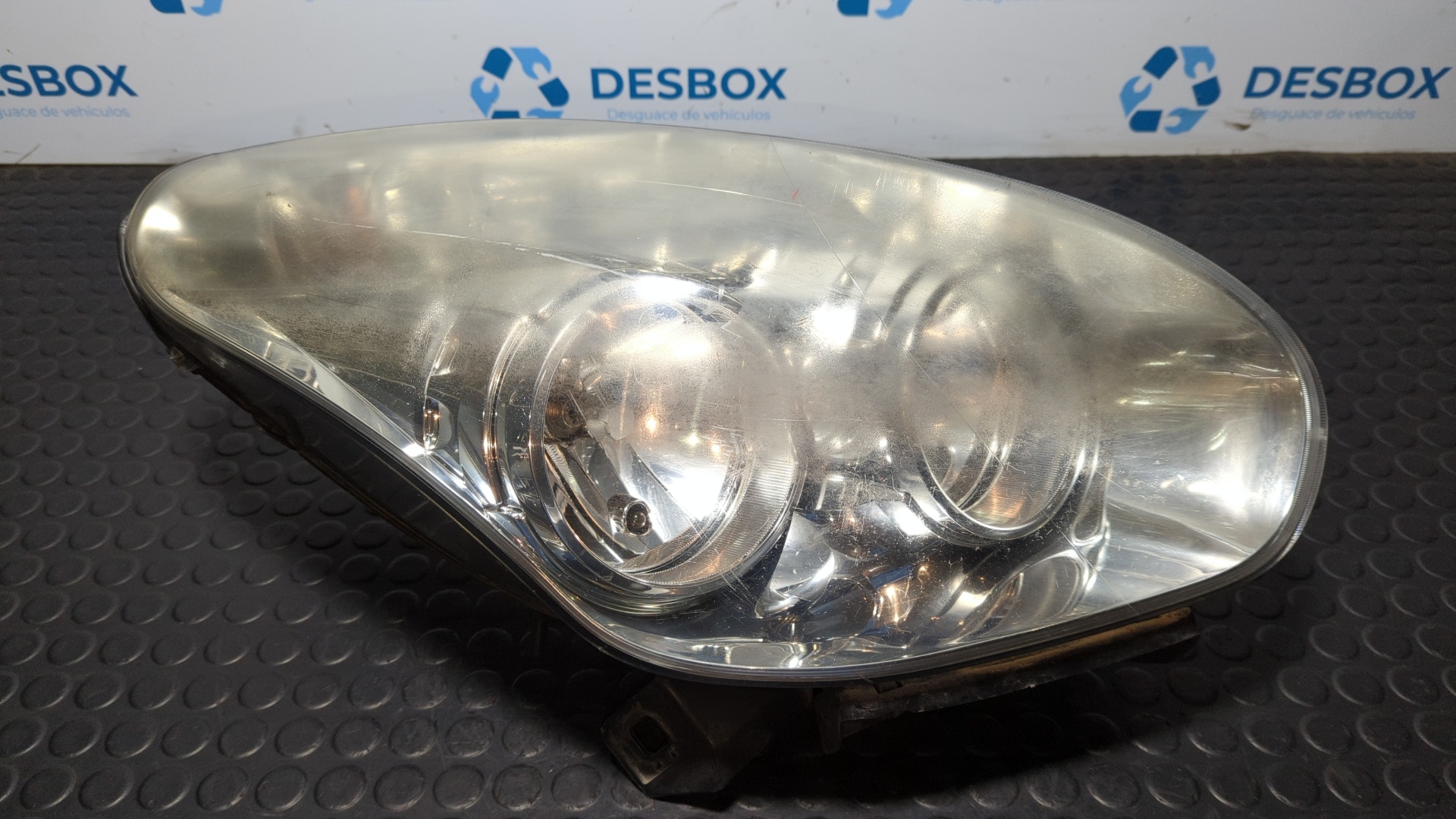 FARO DERECHO IVECO DAILY CAJA CERRADA (2006 =>)