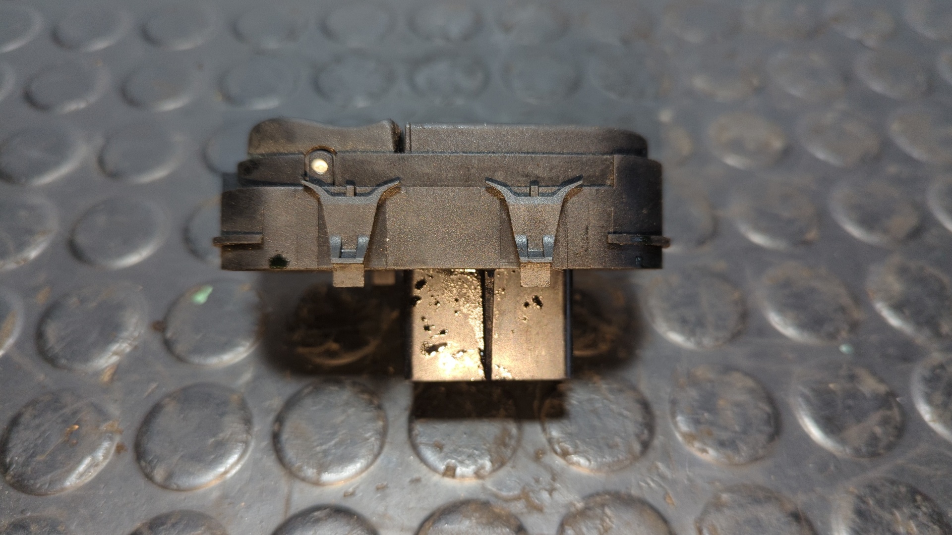 MANDO ELEVALUNAS DELANTERO IZQUIERDO FORD FOCUS BERLINA (CAK) - vista 4