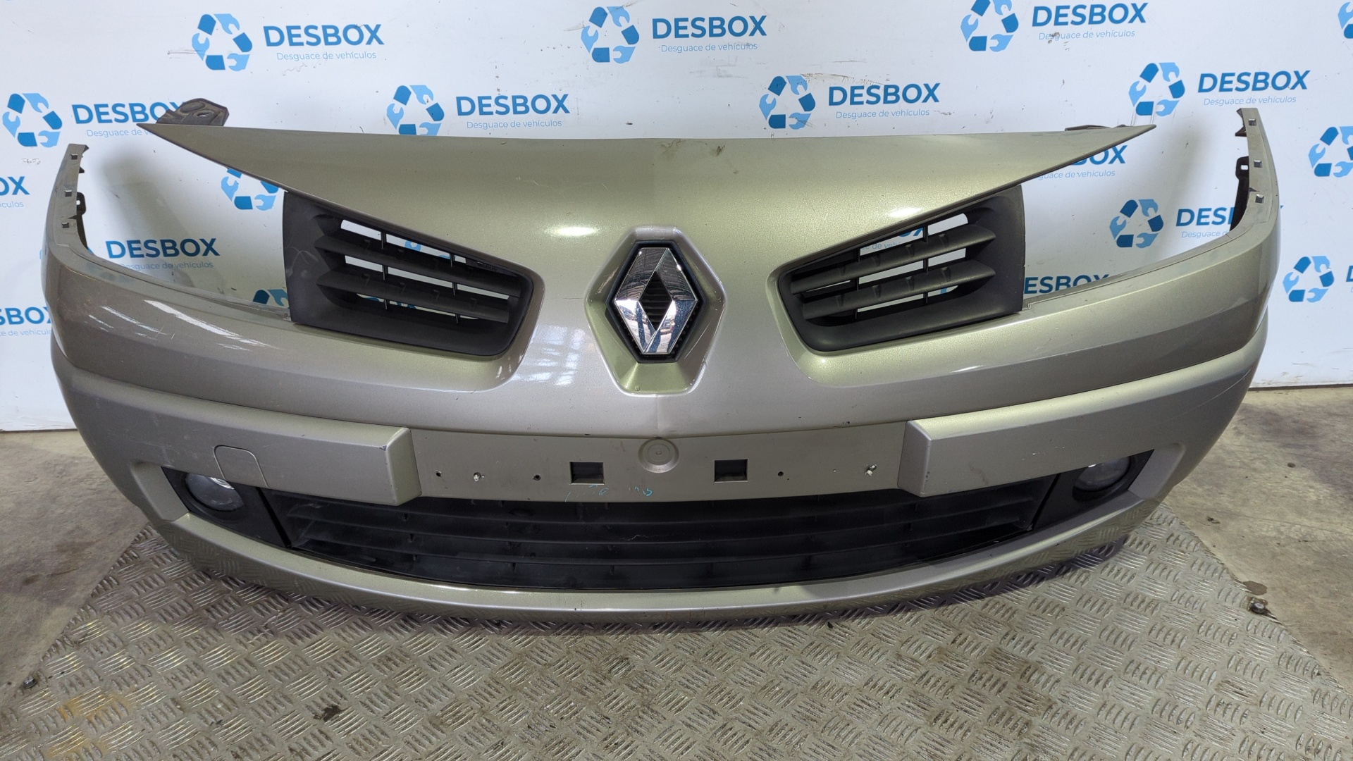 PARAGOLPES DELANTERO RENAULT MEGANE II BERLINA 3P